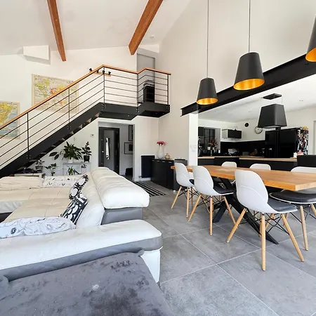 Belle Maison Avec Jacuzzi Et Piscine Chauffe Эизин