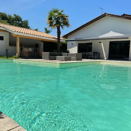 Belle Maison Avec Jacuzzi Et Piscine Chauffe * Эизин