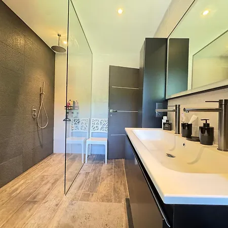 Вилла Belle Maison Avec Jacuzzi Et Piscine Chauffe Эизин