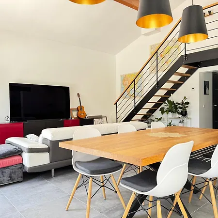 Вилла Belle Maison Avec Jacuzzi Et Piscine Chauffe Эизин